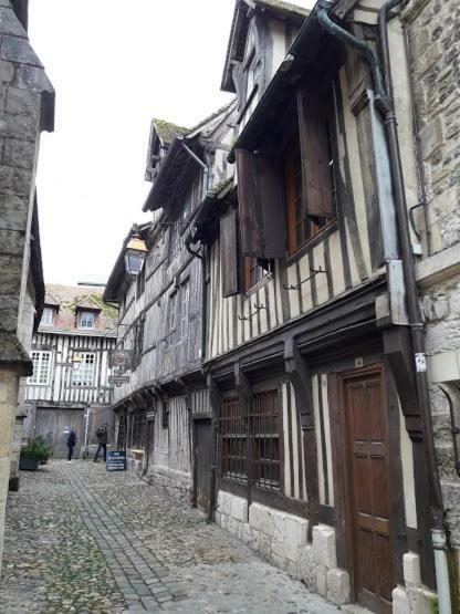 Apartament La Fleur D Honfleur Avec Son Parking Zewnętrze zdjęcie
