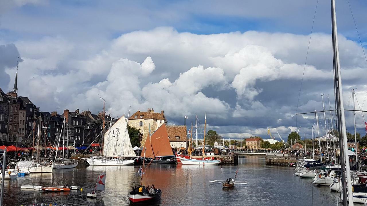 Apartament La Fleur D Honfleur Avec Son Parking Zewnętrze zdjęcie